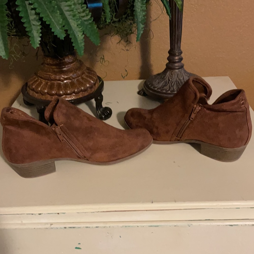 Booties - Picture 4 of 4